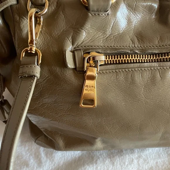 Prada Brown Calfskin ‘Vitello’ Shine Leather Handbag Purse w/ Crossbody Strap